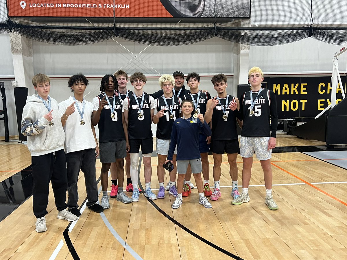 🏆Congrats to MKE Elite, High School Boys Champion at today's All Out Shootout. 🏀 740 teams!

🐰NEXT UP: April 19-20 Easter Classic. onedayshootouts.com
