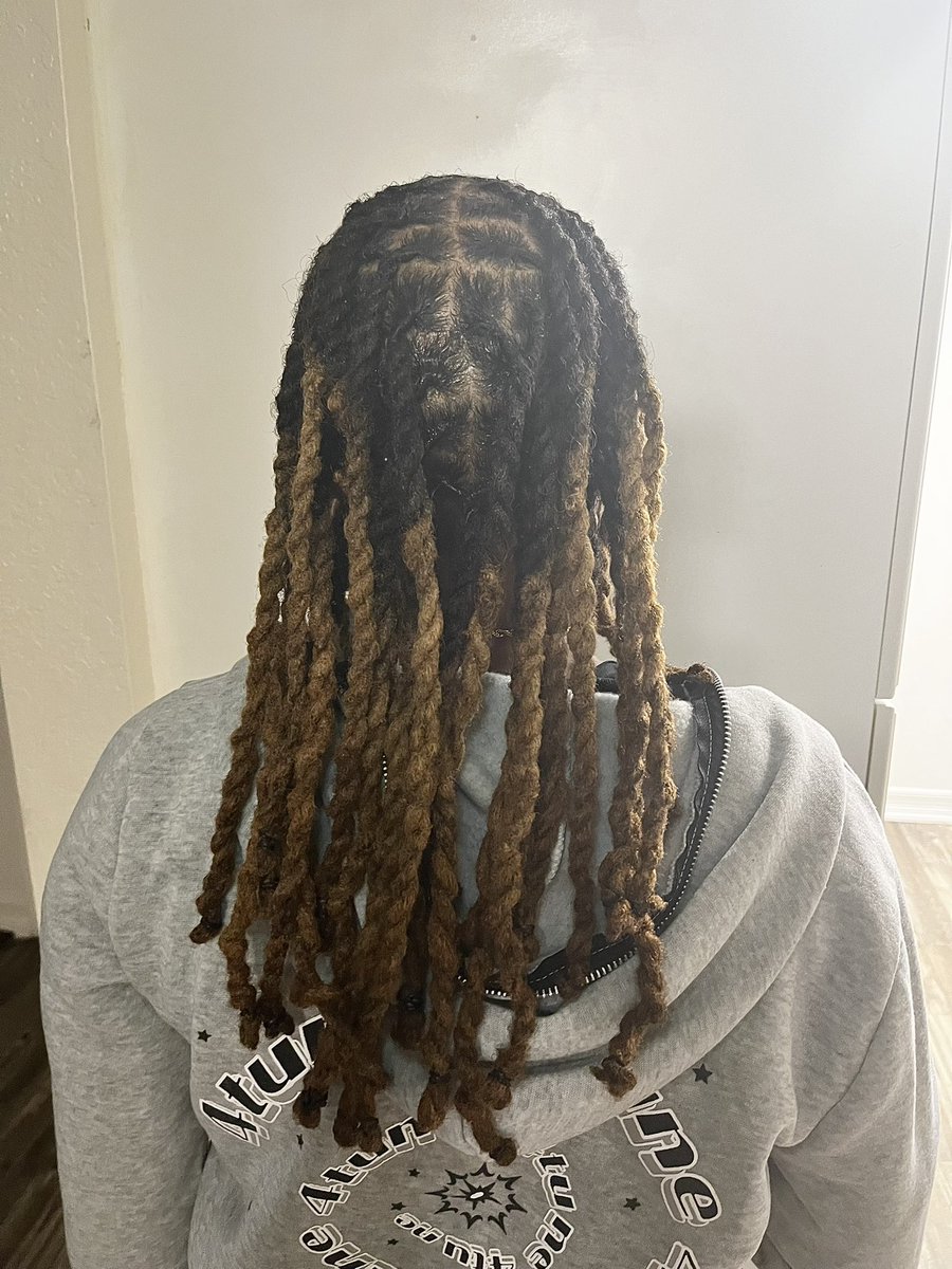 sin4dior's tweet photo. Two strand twist retwist &amp; style ! San Diego Loctician 🏝️🌱| Book with me !!
#explorepage #explore #locs #dreads #loctician #womenwithlocs #hairstylist #sandiegobraider #sandiegostylist https://t.co/Vhpuz7T5zW