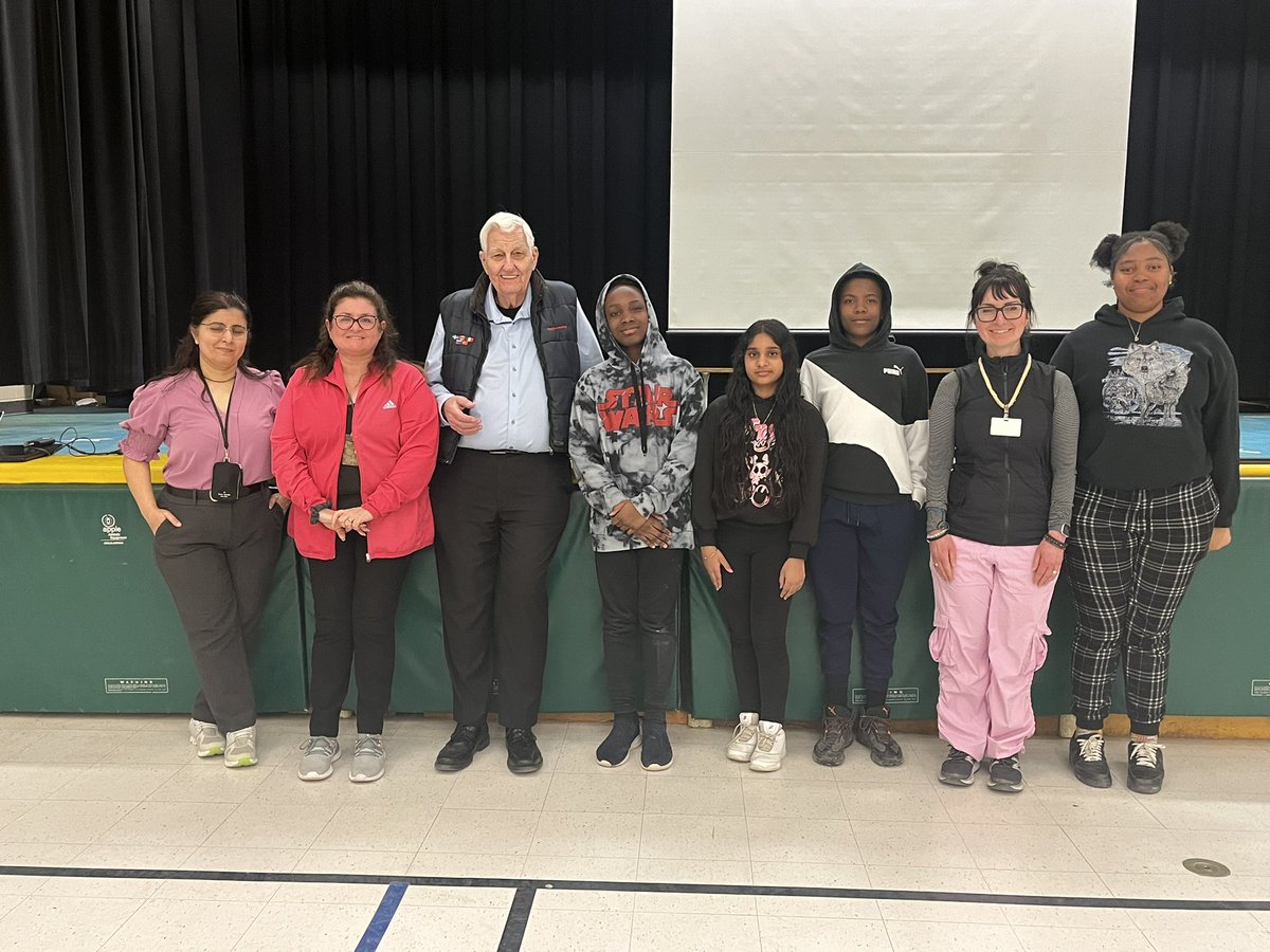 AlbionHeights's tweet photo. Learning from Mi'kmaq Elder @DrBob_Phillips about the Seven Grandfather Teachings central to Mi'kmaq &amp; other Indigenous Nations. 

Teachings, embodied by animals, emphasize core values of love,respect, humility,wisdom,truth,honesty &amp; courage. 

#Indigenous
@UIEC_Tdsb 
@LC1_TDSB https://t.co/iQ5u7soru1