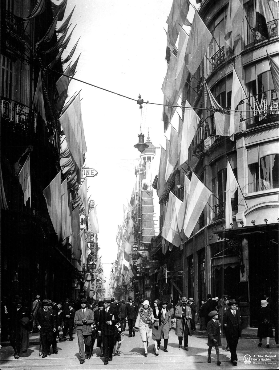 OldArg1810's tweet photo. Buenos Aires durante la presidencia de Marcelo Torcuato de Alvear, 1922-1928. 1/3 https://t.co/VzjQOFiry1