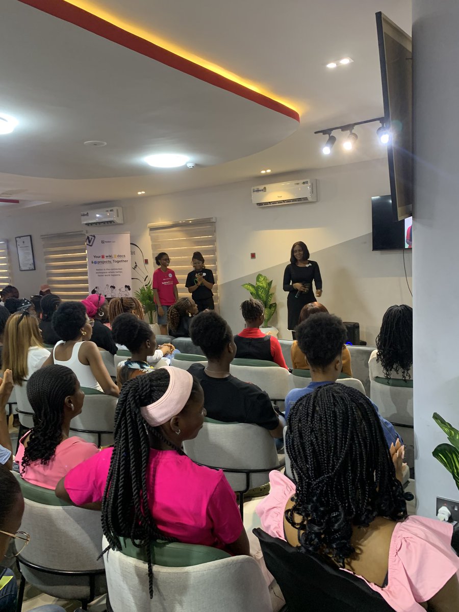 MRegalDee's tweet image. REDEFINE POSSIBILITIES!

Al is the future . If we don’t partake in it , we will be left behind. the future is being built right before our eyes. Do we have a day in it?

The future should be built by all of us not just a few!

#IWD2025 
#WomenTechmakersUyo
#RedefinePossibilities