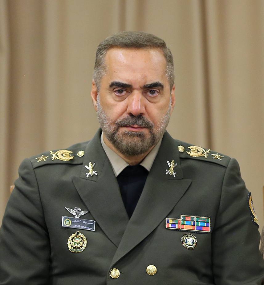 Eshkaro's tweet photo. #BreakingNews 

General Ashtiani, Deputy Chief of General Staff of the Iranian Armed Forces:

“No one will dare to attack Iran.”

#Iran #GeneralAshtiani https://t.co/YM9URbf2Qa