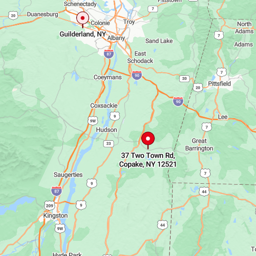 alertpage's tweet photo. COPAKE,NY **AIRCRAFT CRASH** AROUND NOON - UNITS DISPATCHED FOR A PLANE DOWN BEHIND THIS RESIDENCE - ADS-B EXCHANGE SHOWS A TWIN ENGINE AIRCRAFT DISAPPEAR FROM RADAR AT THAT SAME TIME - INITIAL REPORTS OF FATALITY https://t.co/YkkDGNJGta