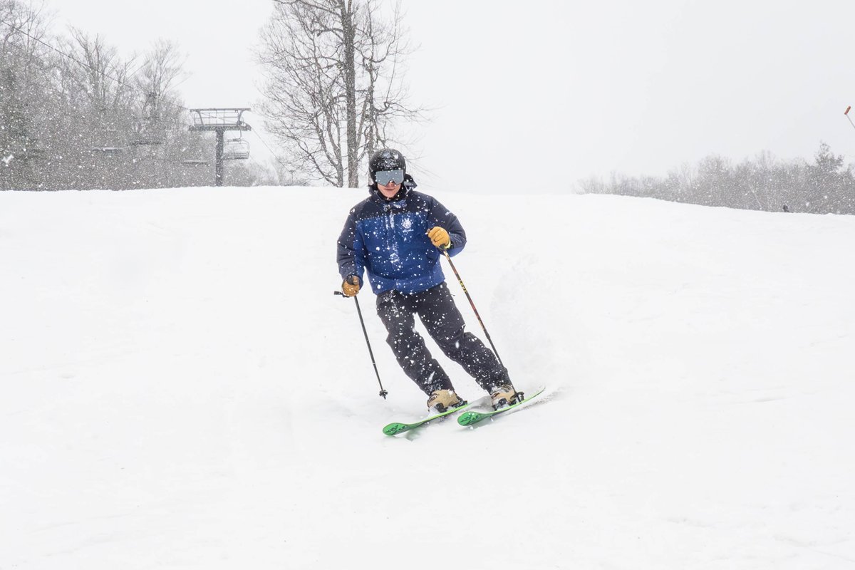 bretton_woods's tweet photo. Prediction for Sunday, April 13th:
Lift Hours: 9:00am-4:00pm
24/48/72hr: 0”/0”/0”
Base Depth: 8-18”
Snow Conditions: Variable Conditions
Trails Open: 9
Glades Open: 0
Lifts Open: 1 (Zephyr High Speed Quad)
#ski93
#dayatthewoods
#skinewhampshire https://t.co/QRKm1qzAsO