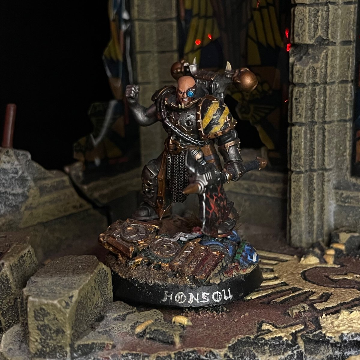 LoggyK's tweet photo. My take on Honsou from the Iron Warriors omnibus by @GrahamMcNeill 

Definitely one of my favourite kitbashes I’ve done so far https://t.co/VF70fLhR0g