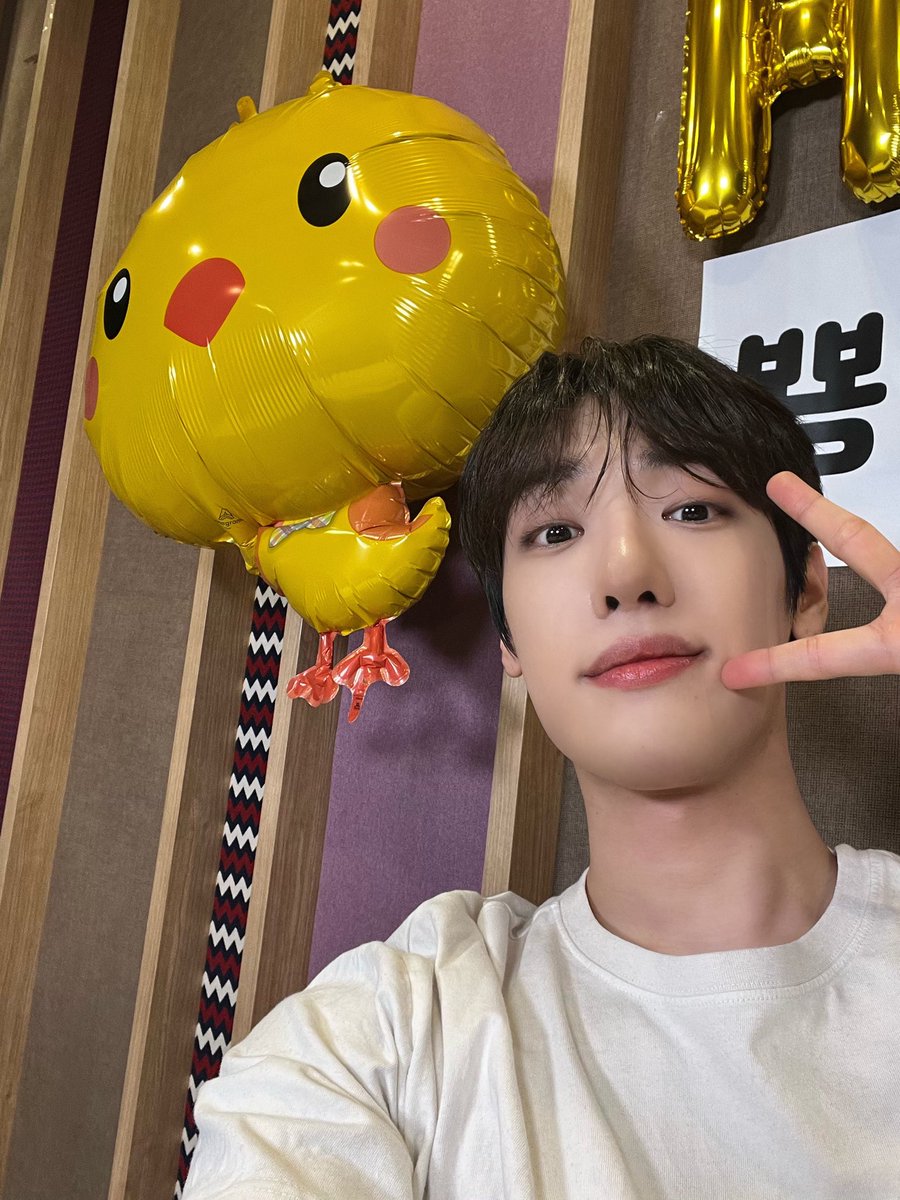 infinitygolcha's tweet photo. It’s 13rd April HAPPY TAG DAY! 🐥🎂🎉
Thank you for being born as Son Youngtaek may you have the happiest birthday ever ⭐️❤️❤️
#Our_Little_Chick_TAG_Day
#Dear_영택__상처입고_넘어져도_너는_니스만의_오아시스야💛
#GoldenChild #골든차일드 https://t.co/LeVc3FFWKs