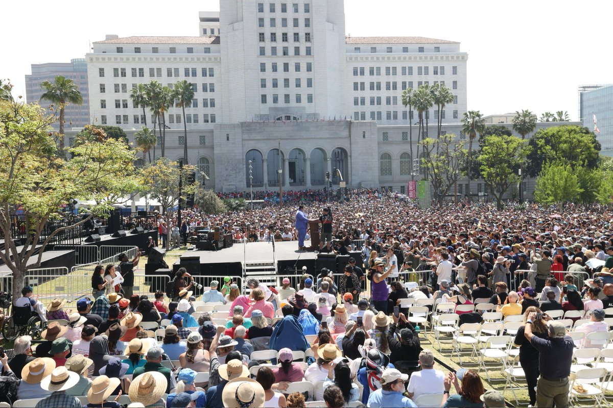 Bernie Sanders (@berniesanders) on Twitter photo Thank you Los Angeles!
15,000 people are already on site.
<a href="/AOC/">Alexandria Ocasio-Cortez</a> and I don’t go on for another couple of hours.
This is going to be a big one. Thank you Los Angeles!
15,000 people are already on site.
<a href="/AOC/">Alexandria Ocasio-Cortez</a> and I don’t go on for another couple of hours.
This is going to be a big one.