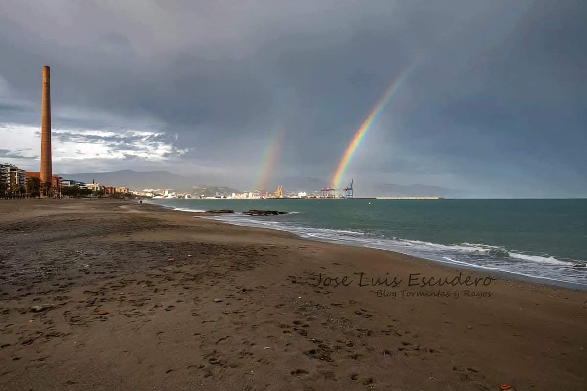 tormentayrayos's tweet photo. La magia del arcoiris en Málaga capital. https://t.co/6zLZ33QgBn