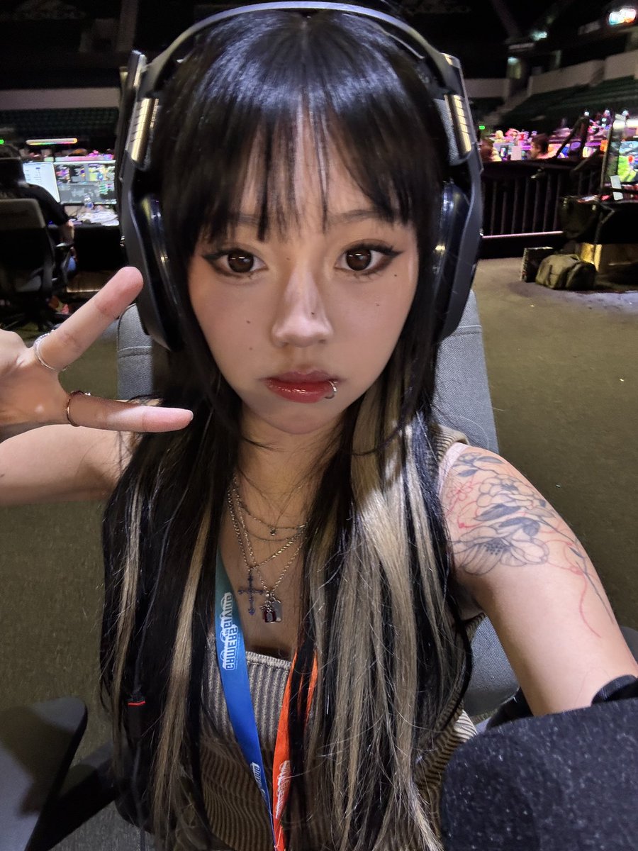 CHARITY STREAM LIVE RN today is games with @Valkyrae and @fanfan TWITCH ...