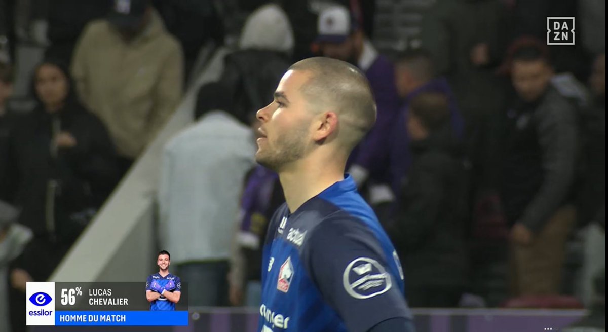 SuiveurLillois's tweet photo. Merci Chevalier. Rien à retenir pour le reste. #TFCLOSC https://t.co/jI41oI3WMP