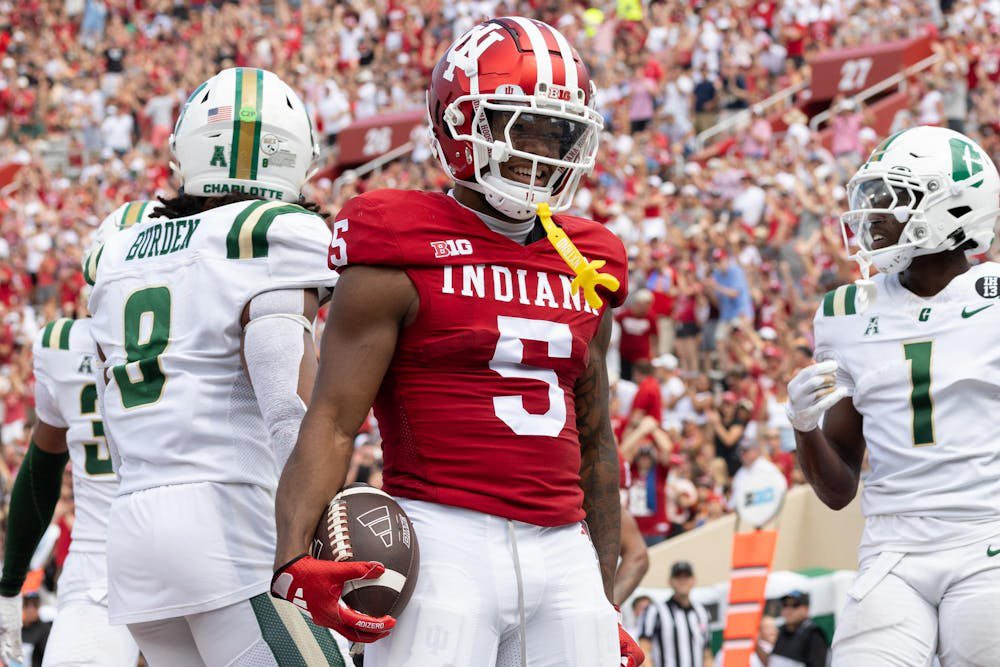 3⭐️Kortez “Tez” Rupert (@kortezrupert5) on Twitter photo Blessed to receive an offer from the University of Indiana!❤️🤍 #GoHoosiers <a href="/CochBG4/">Brandon Gregory</a>
<a href="/AllenTrieu/">Allen Trieu</a> <a href="/DarrenSunkett/">Coach Sunk</a> <a href="/Football_Flyers/">Esl FlyersFootball</a> @nelly_mizL4C <a href="/tfenton314/">Coach Terry Fenton</a> <a href="/hamitchom/">Coach Mitchom</a>
<a href="/CoachTDismukes/">Trevor Dismukes</a> <a href="/JPRockMO/">JP Rock</a> <a href="/GregSmithRivals/">Greg Smith</a> <a href="/On3sports/">On3</a> <a href="/CoachShanahan_/">Mike Shanahan</a> <a href="/CoachEddie2/">Coach “Eddie” Burk Jr💎🎸👣</a> <a href="/SWiltfong_/">Steve Wiltfong</a> <a href="/CCignettiIU/">Curt Cignetti</a> Blessed to receive an offer from the University of Indiana!❤️🤍 #GoHoosiers <a href="/CochBG4/">Brandon Gregory</a>
<a href="/AllenTrieu/">Allen Trieu</a> <a href="/DarrenSunkett/">Coach Sunk</a> <a href="/Football_Flyers/">Esl FlyersFootball</a> @nelly_mizL4C <a href="/tfenton314/">Coach Terry Fenton</a> <a href="/hamitchom/">Coach Mitchom</a>
<a href="/CoachTDismukes/">Trevor Dismukes</a> <a href="/JPRockMO/">JP Rock</a> <a href="/GregSmithRivals/">Greg Smith</a> <a href="/On3sports/">On3</a> <a href="/CoachShanahan_/">Mike Shanahan</a> <a href="/CoachEddie2/">Coach “Eddie” Burk Jr💎🎸👣</a> <a href="/SWiltfong_/">Steve Wiltfong</a> <a href="/CCignettiIU/">Curt Cignetti</a>