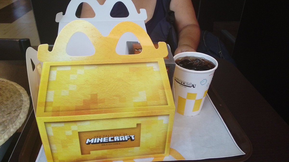 Danitrocs tweet media