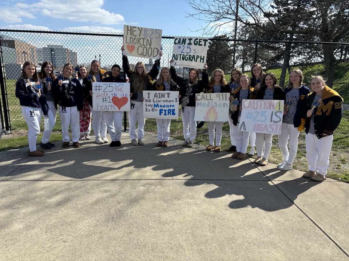 MoPiSoftball's tweet image. It was a long couple of days but being able to see Madison play was worth it! So proud of her! Lots of love @MadisonPoulson! Once a Pioneer, always a Pioneer!!! @MHSBeMOORE