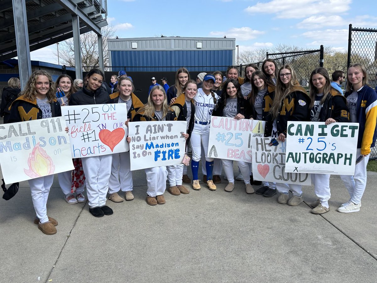 MoPiSoftball's tweet image. It was a long couple of days but being able to see Madison play was worth it! So proud of her! Lots of love @MadisonPoulson! Once a Pioneer, always a Pioneer!!! @MHSBeMOORE