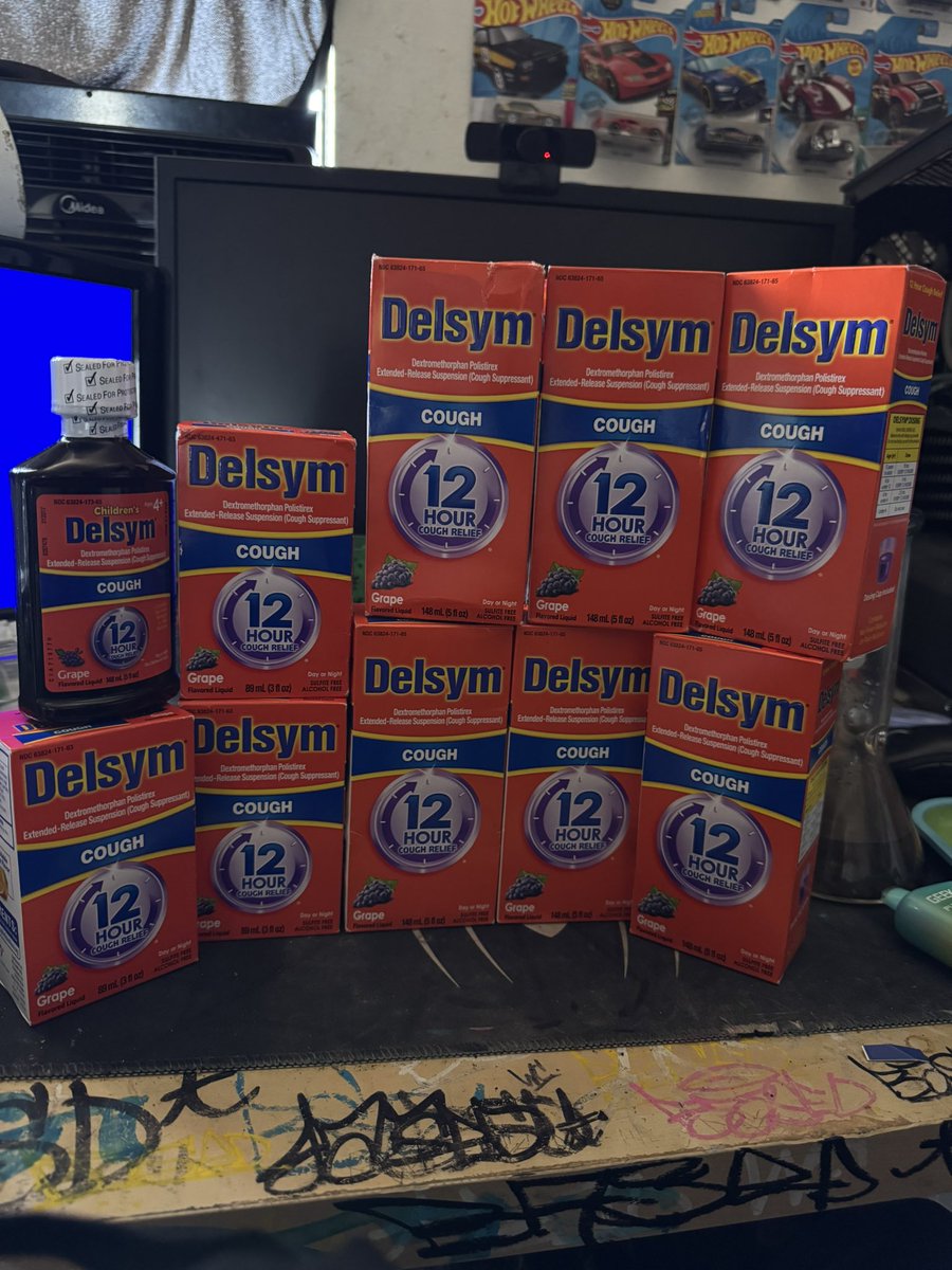 beenneversober's tweet photo. delsym x10🤖 https://t.co/Yooz7gQaAi