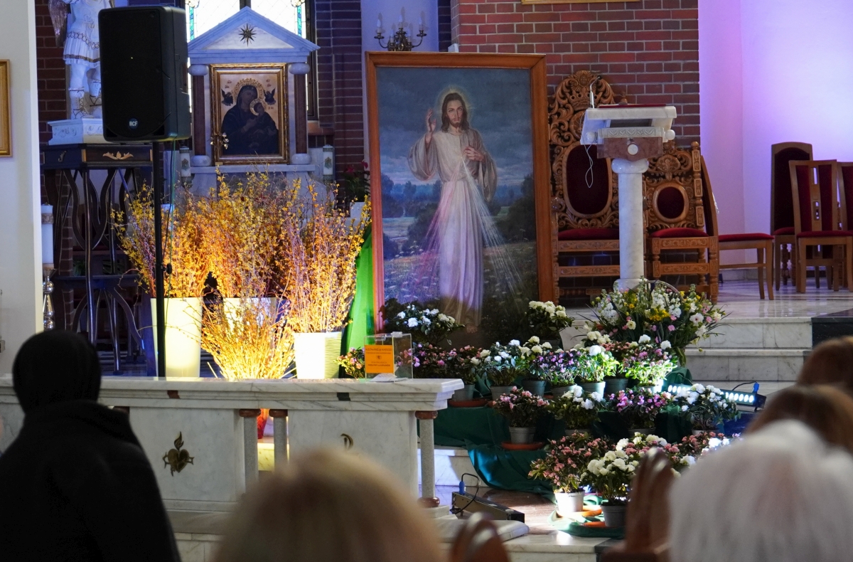 Abp Kupny na Diecezjalnym dniu skupienia kobiet we Wrocławiu: "Macie w sobie olbrzymi potencjał kobiecej, matczynej miłości. Wykorzystajcie go, by stawać się coraz bliższe Jezusowi (...). Dajcie nam wszystkim świadectwo i przykład, jak trwać przy Jezusie".
wroclaw.gosc.pl/doc/9214004.Ba…