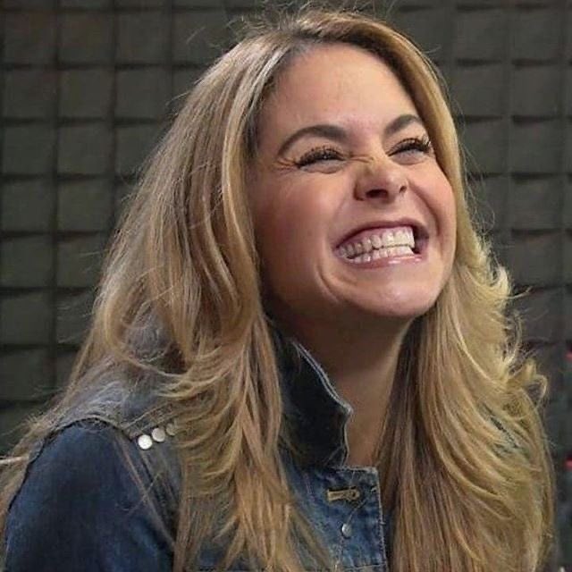 Me has enseñado tanto! Como que las distancias son relativas cuando se ama de verdad ,que siempre puedo ser mejor persona y que puedes hacer feliz a las personas con un gesto sencillo
Que lo importante es llegar a las✨ teniendo los pies en la🌎
@LuceroMexicoamo aprender de ti💞