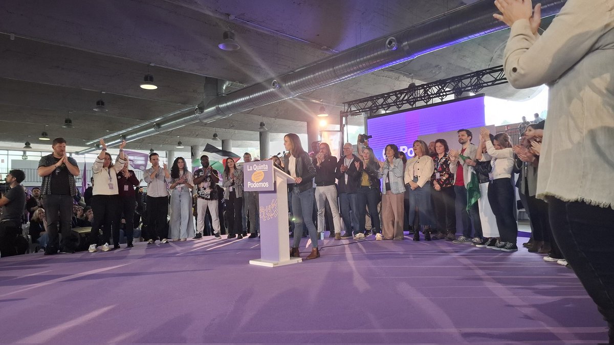 PodemosBA_Prov's tweet photo. Podemos Argentina,  junto con compañeros y compañeras de Podemos en el exterior estuvieron presentes en la Quinta Asamblea de Podemos en Madrid, más que nunca el exterior necesita voz  consensuada en el Consejo Ciudadano Estatal, NO IMPUESTA  serán cerca de 4.400.000 personas españolas  quienes integraran la Diáspora y su voz es necesaria ser escuchada.
Podemos  en Argentina lucha y luchará por más derechos y más conquistas junto a su gran militancia en la Red de  America.
¡Es de Justicia! que el exterior sea valorado y respetado!

Felicitaciones a las consejeros  y consejeras elegidas de la lista blanca en su totalidad y de la lista oficial, y a  nuestra secretaria general Ione Belarra nuestro agradecimiento  por su entrega dedicación y lucha , GRANDE COMPAÑERA 💪 
Donde siempre y como siempre Podemos Argentina.
¡Vamos por más!
                    https://t.co/w9rjmCNSOW