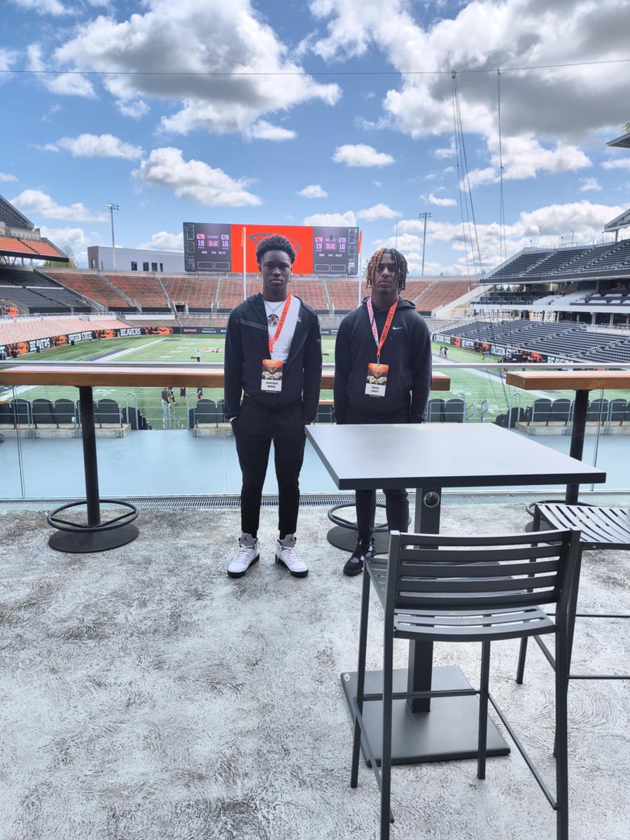 Chasecraft18's tweet photo. Amazing Visit Today.@CoachPickOC @Coach_Bray @D8CoachCarter https://t.co/jhRqOg43lg