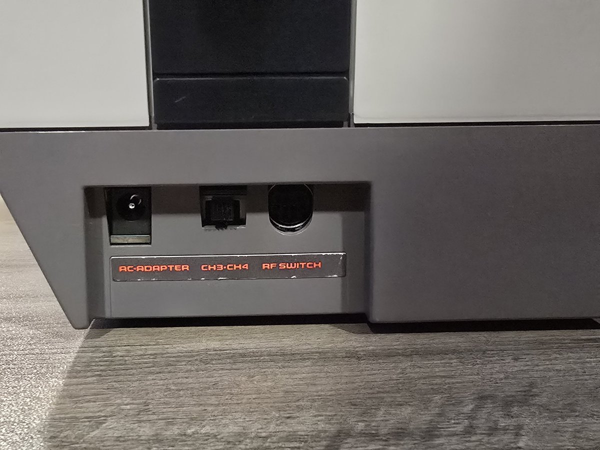 GVGmods's tweet photo. #NESRGB with a Genesis 2 output using the NES Revival Power module https://t.co/UNPG2s3TDE