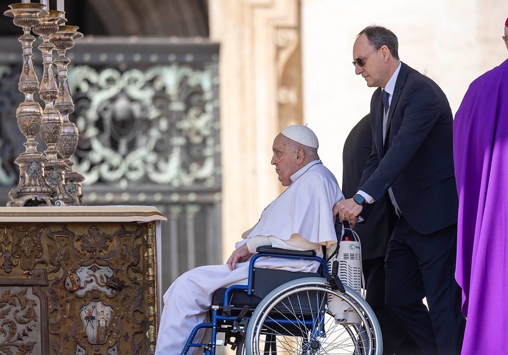 Did The Pope Die? tweet media