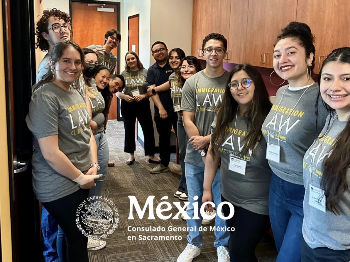 consulmexsac's tweet photo. Taller de Ciudadanía realizado hoy en el Consulado General de México en Sacramento 🇺🇸🇲🇽
✅ Formulario N-400
✅ Revisión de elegibilidad
✅ Asesoría migratoria

Con apoyo de #CRLAF, @UCDavisLaw, #DreamerCenter y #lalsaucdavislaw.
#ConsuladoAPuertasAbiertas @IME_SRE @SRE_mx @vcalva https://t.co/JRx9Dvhgdm