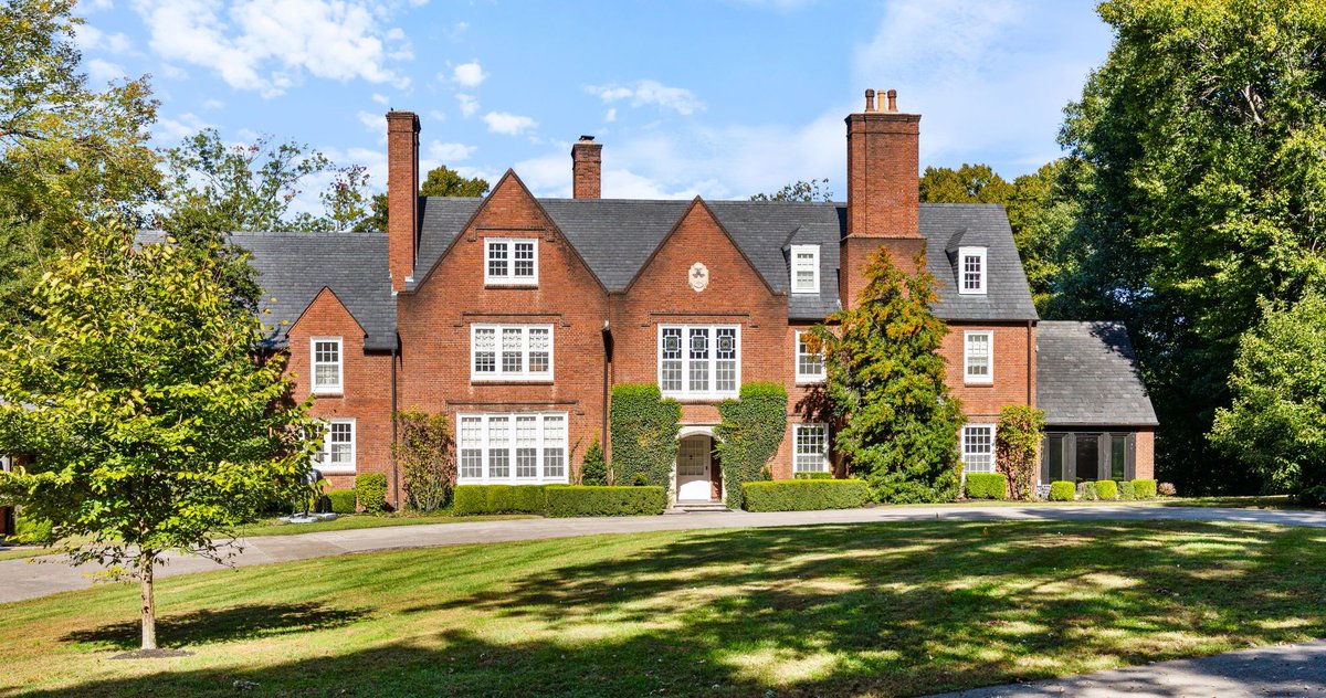 JonMandRealtor's tweet photo. Introducing 3740 Upper River Road. Perched above the Ohio River and designed by acclaimed architects Nevin &amp; Morgan in 1937, this is a rare opportunity to own a true piece of Louisville’s architectural legacy. 

$3,395,000
https://t.co/ktIxUQ2fFj https://t.co/YVOBnJLcIU