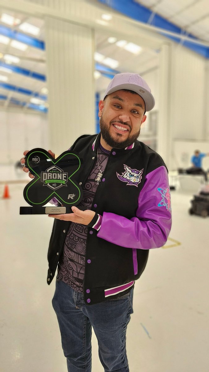 Mrs_Cortez12's tweet image. My heart is bursting with pride!! My amazing husband @MrCortezRobotic was named Coach of the Year! No one sees the behind-the-scenes grind like I do... the long hours, the heart he pours into every kid, every game. He’s so deserving, and I’m so so proud of him!! 🏆💜💚