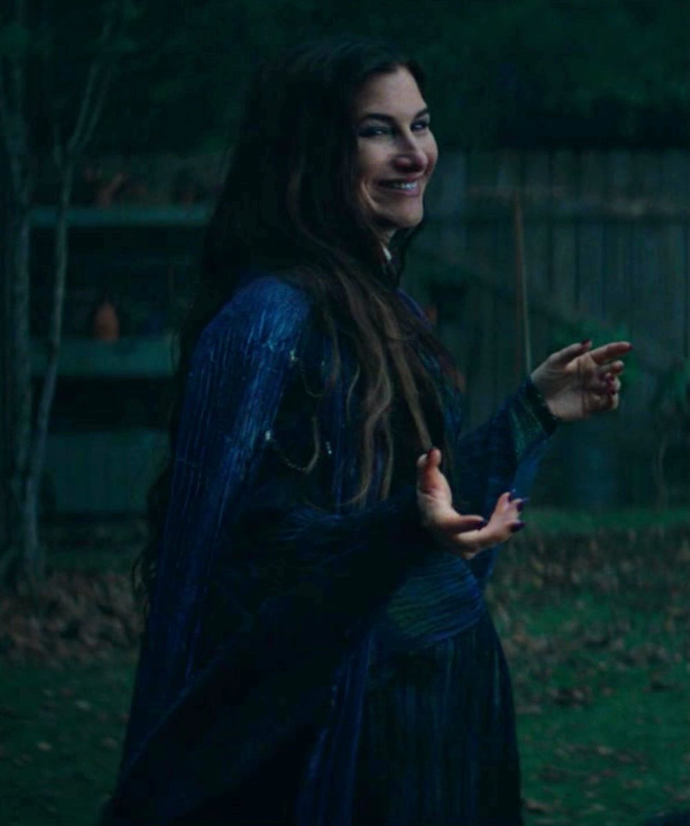 swanharkness's tweet photo. my two favorite agatha looks https://t.co/HqXTGbzI51