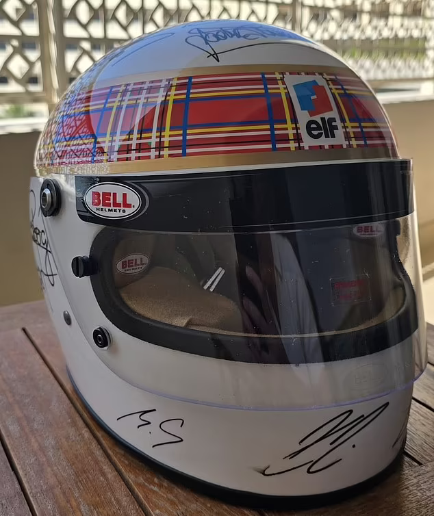 GazzettaFerrari's tweet photo. ❤️ MICHAEL SCHUMACHER SIGNS HELMET TO BE AUCTIONED FOR JACKIE STEWART'S CHARITY

With help from Corinna, Schumacher signed a helmet with the initials ‘MS’ for an upcoming charity auction. The helmet also features signatures from all other living F1 World Champions.

📰Daily Mail https://t.co/nh6QbWjikr