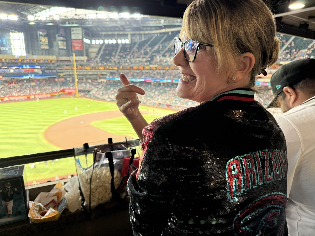 MichaelGWolf's tweet photo. Here we go #dbacks  Lynn is all in, so let’s get a win! #whatafan #Dbacks https://t.co/8tI10kSmkA