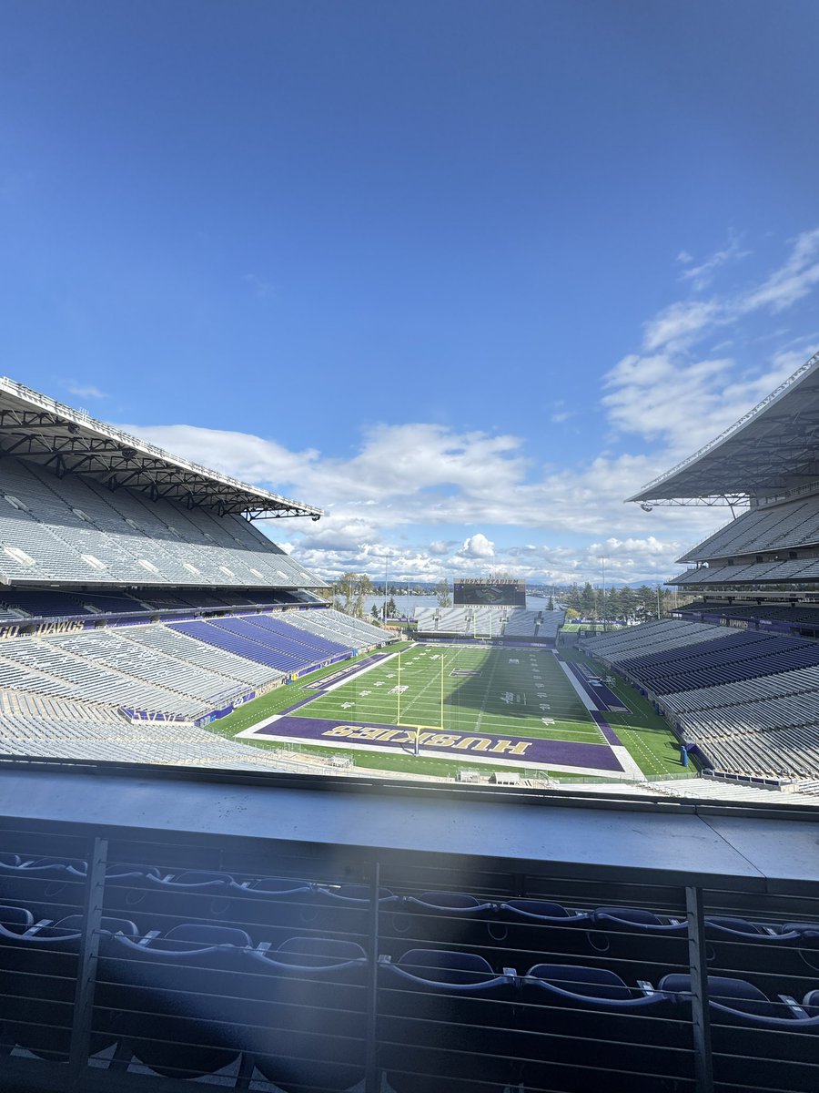 Josiah Molden (@josiah_molden) on Twitter photo Great talk and visit with <a href="/CoachJeddFisch/">Jedd Fisch</a>!
Go dawgs! ☔️☔️ <a href="/CoachCRAW/">Coach Crawford</a> <a href="/laurenn_barryy/">Lauren Barry</a> <a href="/RealMG96/">Marcus “MG” Griffin</a> <a href="/UW_Football/">Washington Football</a> <a href="/W4DOOD_/">Jaleel Wadood</a> Great talk and visit with <a href="/CoachJeddFisch/">Jedd Fisch</a>!
Go dawgs! ☔️☔️ <a href="/CoachCRAW/">Coach Crawford</a> <a href="/laurenn_barryy/">Lauren Barry</a> <a href="/RealMG96/">Marcus “MG” Griffin</a> <a href="/UW_Football/">Washington Football</a> <a href="/W4DOOD_/">Jaleel Wadood</a>