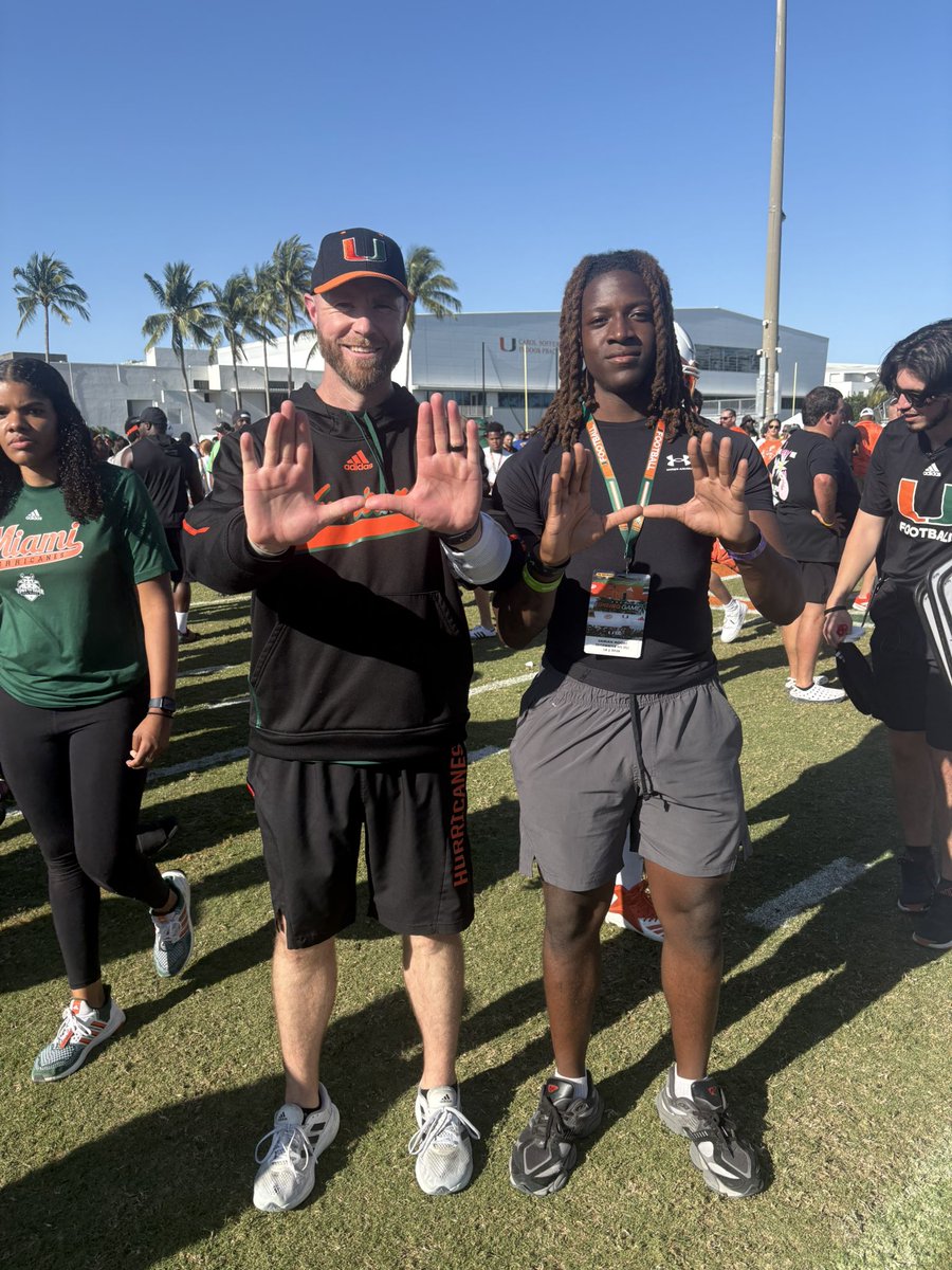 Damian_Moore7's tweet photo. Spring ball went great at the U🙌🏾#GoCanes @CoachTJefferson @AREALGENTLEMEN https://t.co/Z1zVI9WVjO