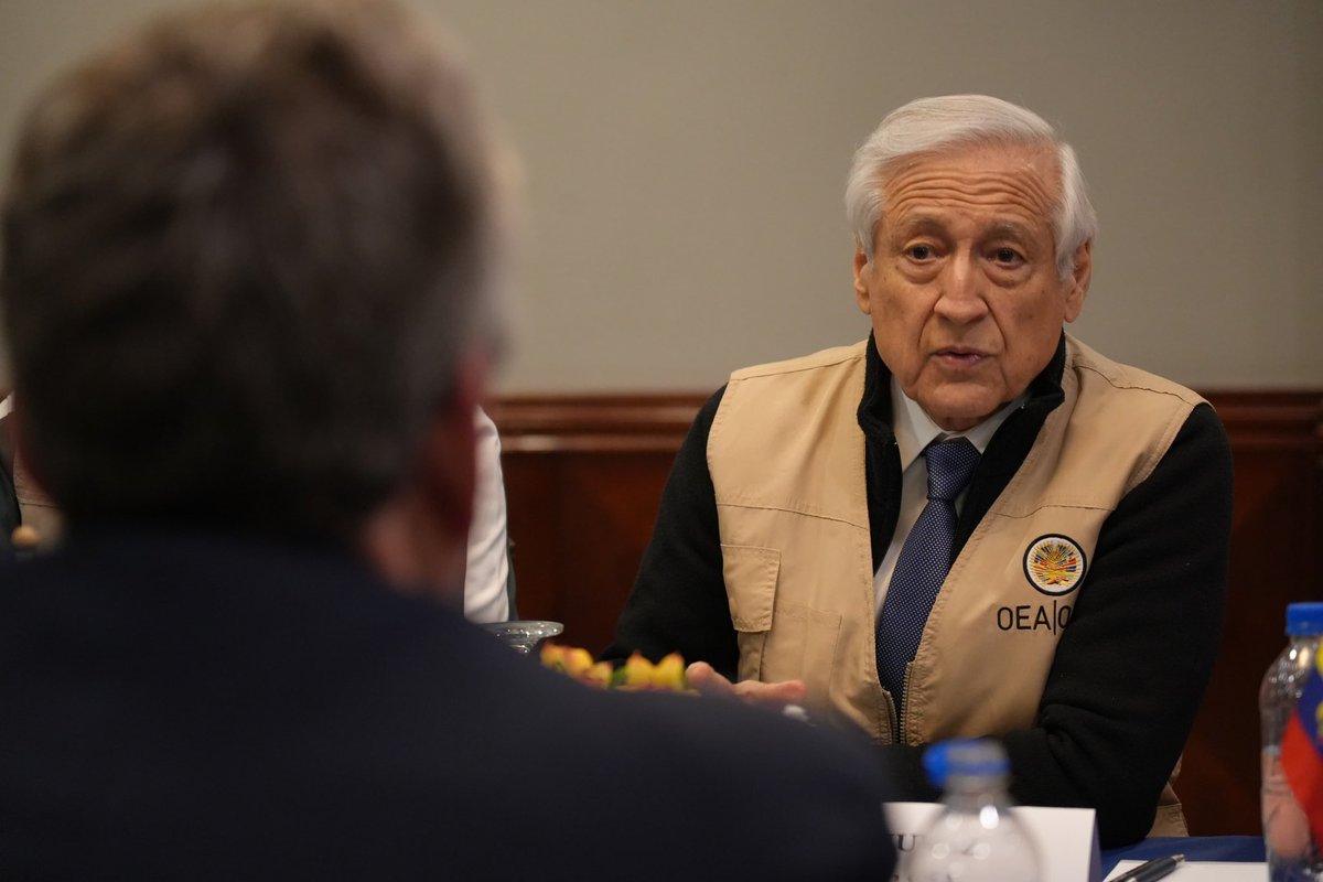 Heraldo Muñoz (@heraldomunoz) on Twitter photo Las misiones de observación de la #OEAenEcuador y de la <a href="/moeUEecuador25/">MOE UE Ecuador 2025</a>, dirigida por <a href="/GabrielMatoA/">Gabriel Mato Adrover</a>, dialogamos previo a las #Elecciones2025Ec. La comunidad internacional está atenta a la #SegundaVueltaPresidencial en Ecuador. Las misiones de observación de la #OEAenEcuador y de la <a href="/moeUEecuador25/">MOE UE Ecuador 2025</a>, dirigida por <a href="/GabrielMatoA/">Gabriel Mato Adrover</a>, dialogamos previo a las #Elecciones2025Ec. La comunidad internacional está atenta a la #SegundaVueltaPresidencial en Ecuador.