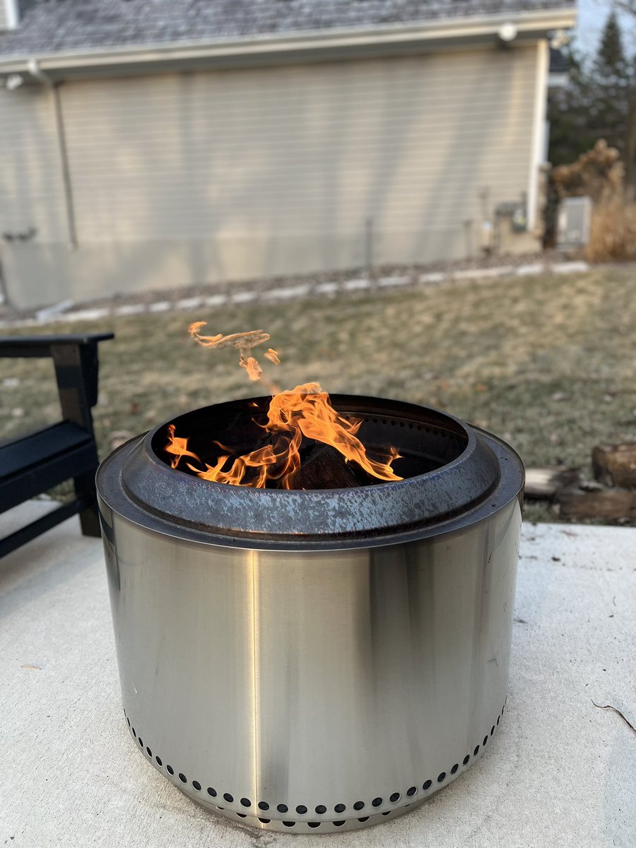 MyersVote's tweet image. Enjoy the weekend, the weather, friends and family everyone! #backyardfire #yourbackyard