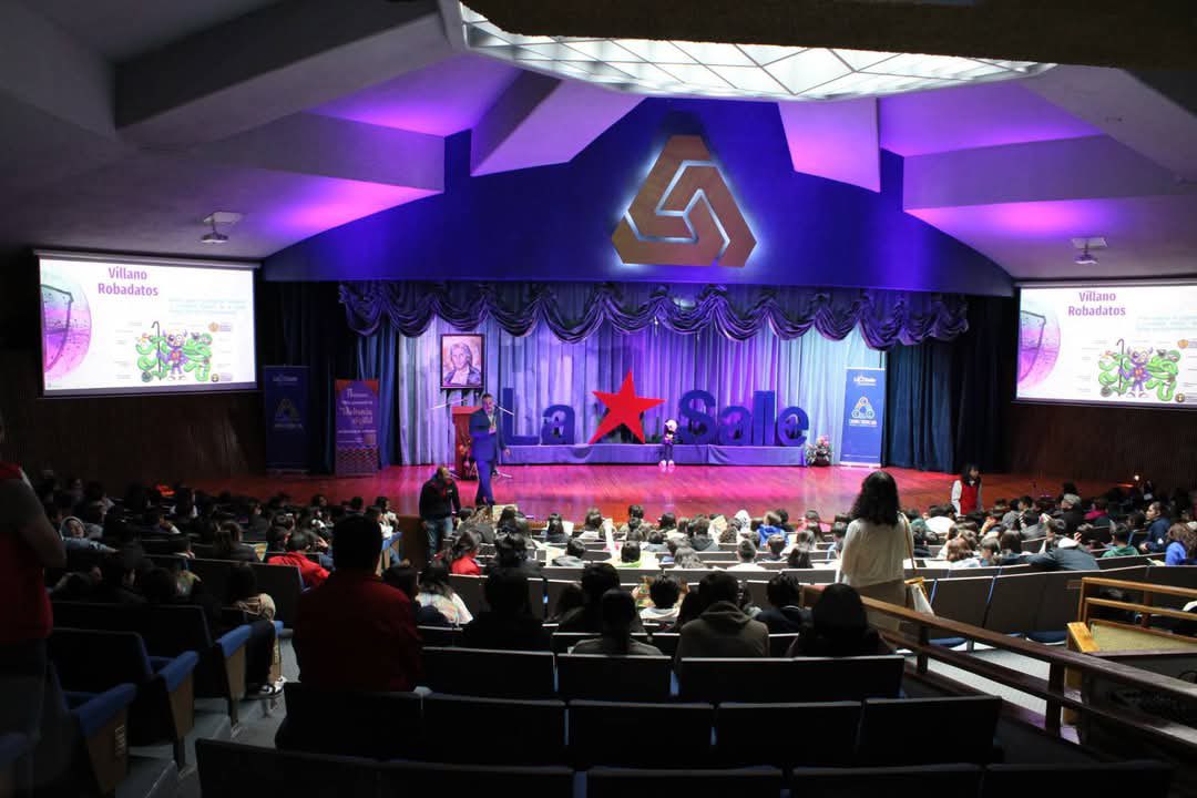 El Comisionado <a href="/lgparranoriega/">Gustavo Parra N</a> condujo tres Cine Conversatorios en el Municipio de #Naucalpan, en el Colegio #LaSalle y en el Grupo Tecnológico Universitario, esta actividad reafirma el compromiso del #Infoem con las y los jóvenes mexiquenses para fomentar la cultura de #PDP.