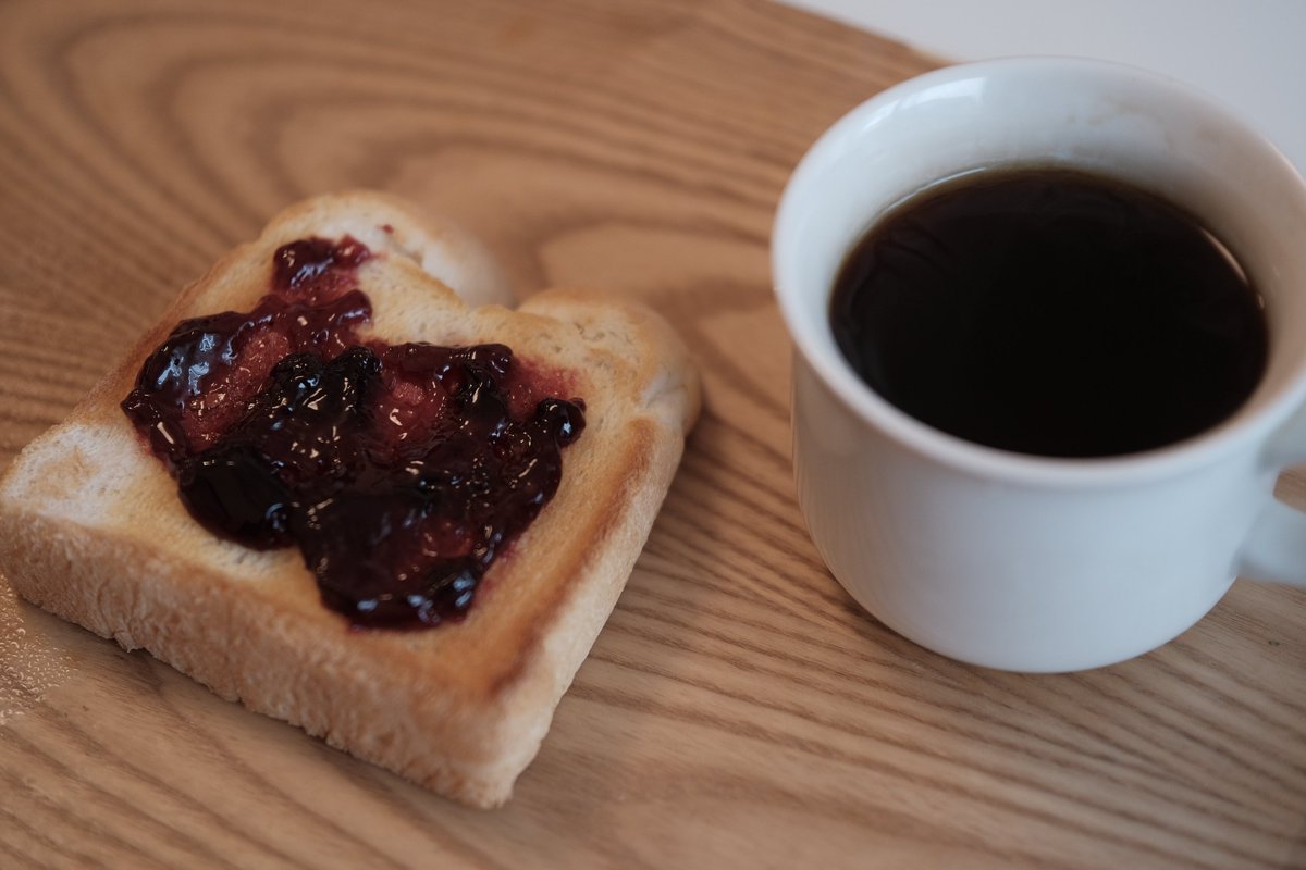 今日はパン。このあとはカフェで作業。