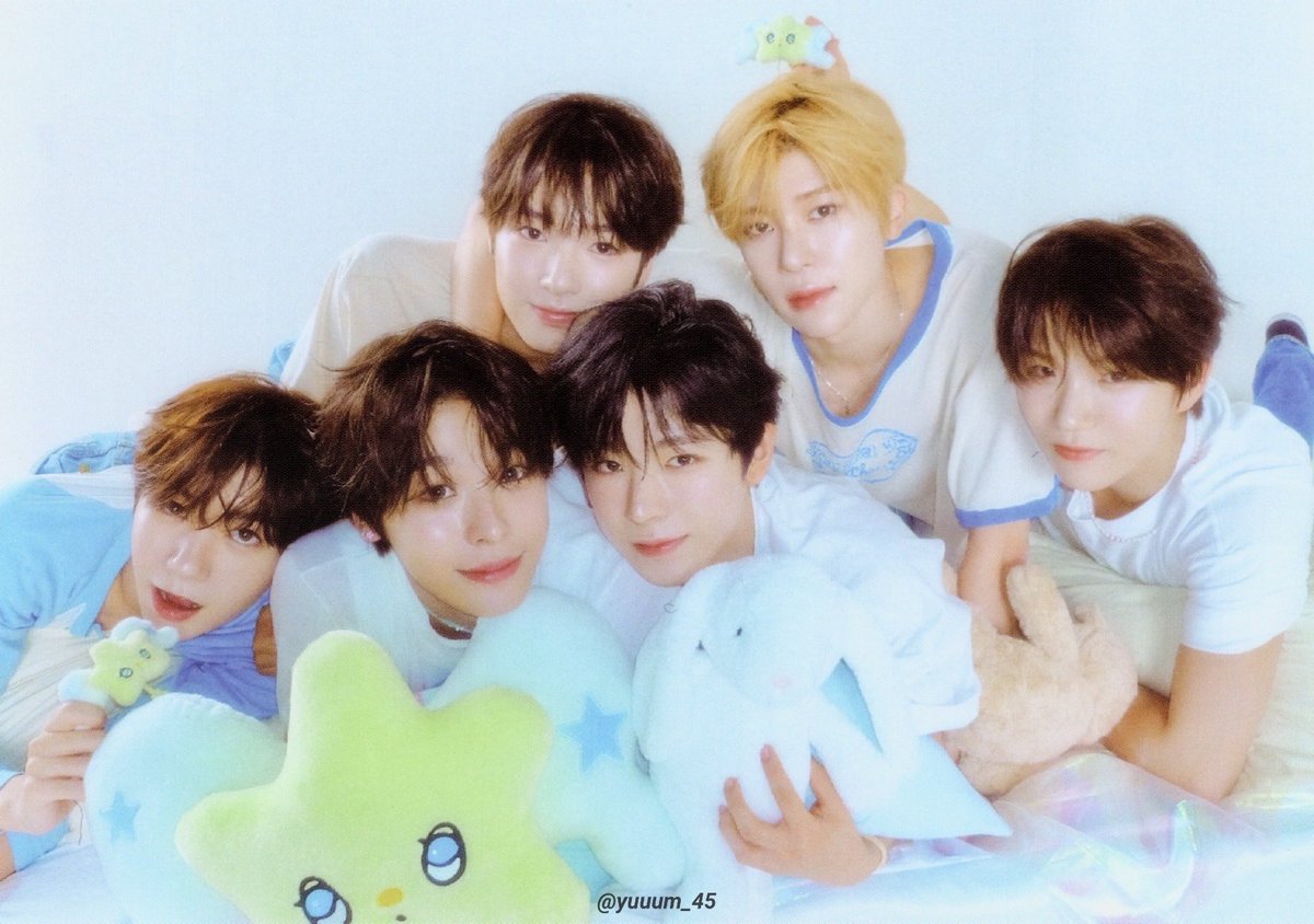 내일이 컴백이라니...//
빨리 보고싶다