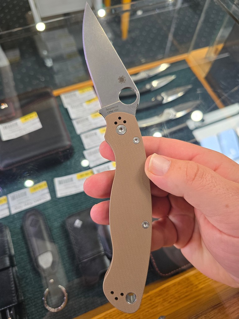 FlagsandCutlery's tweet photo. Spyderco Military 2 Sprint Run featuring a CPM 15V blade paired with Brown G10 handles.

https://t.co/8qPTNm1DNW

#spyderco #military2 #sprintrun #knife #knives #edc #edcknives #edcknife https://t.co/Kv2zYrxa6B