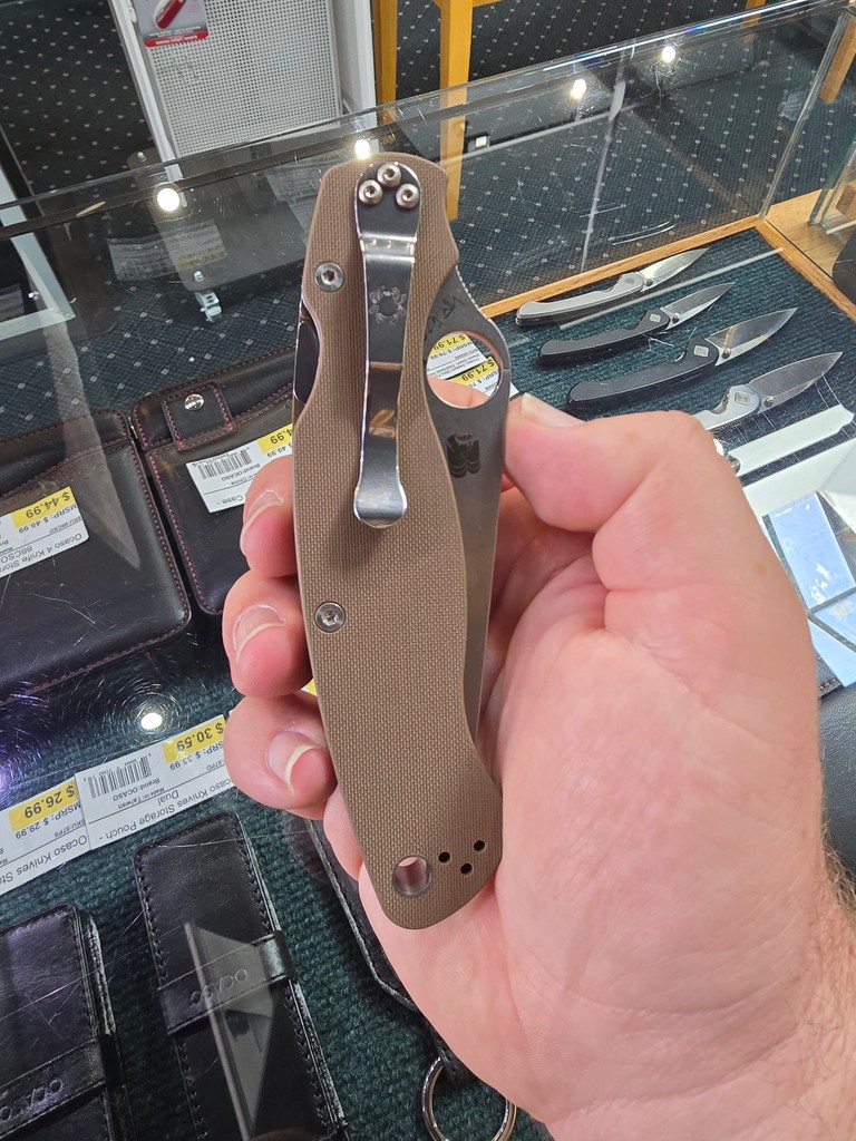 FlagsandCutlery's tweet photo. Spyderco Military 2 Sprint Run featuring a CPM 15V blade paired with Brown G10 handles.

https://t.co/8qPTNm1DNW

#spyderco #military2 #sprintrun #knife #knives #edc #edcknives #edcknife https://t.co/Kv2zYrxa6B