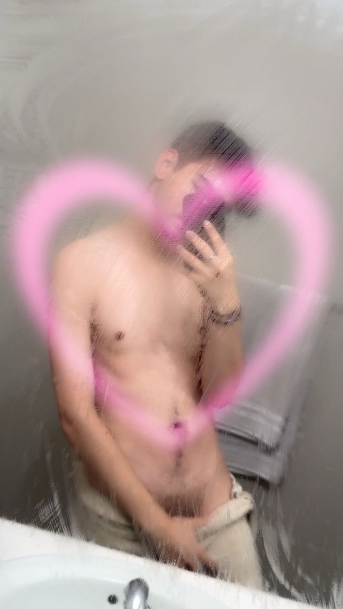 3lavin_'s tweet photo. Happy Saturday Gay ~ Time To Do Absolutely Nothing All Day🙈 https://t.co/oAJEqLlokC