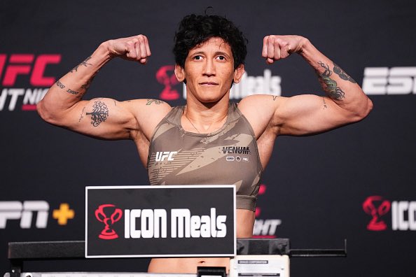 austinsprops's tweet photo. UFC Play Of The Day🥊

Virna Jandiroba ML
(-130)CZRs

📲W/@hayjivepicks the best UFC sharp in the world.

Virna is the BEST grappler in the division. Yan’s weakness has always been grapplers. If Jandiroba gets her down she’ll finish her, or maul her for 15 minutes.

❤️IF TAILING! https://t.co/Gd0ykVjiin