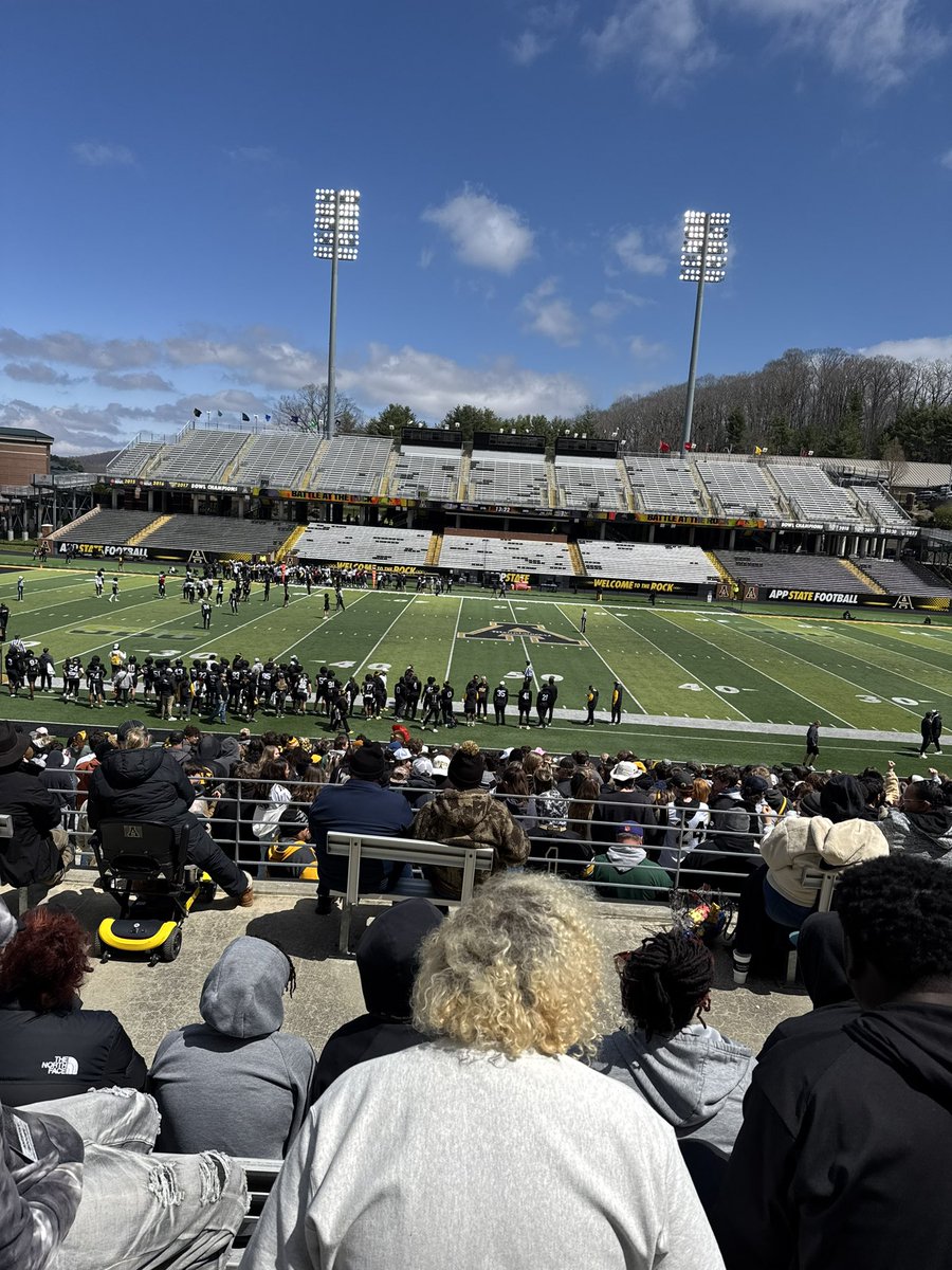Ian_Kelly44's tweet photo. Amazing spring game visit today @AppState_FB! Thank you @CoachJCros for the invite and a great experience! 

@HKA_Tanalski @Briggs_bourg @BaltarJackson @shanee_mc @DylanBarnas @UprightKicking @WestonScambler @SSN_AppState 
@LilySweetKing @Coach_Martinez8 https://t.co/n7Qe8VCQhy
