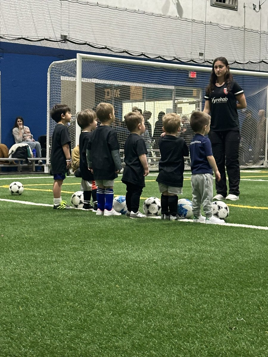 Andrew Parry (@andrewparry16) on Twitter photo Full circle today with some of my <a href="/ChicagoFCUGA07/">Chicago FC United 06/07 Girls Academy Team</a> players coaching the little one! Full circle today with some of my <a href="/ChicagoFCUGA07/">Chicago FC United 06/07 Girls Academy Team</a> players coaching the little one!