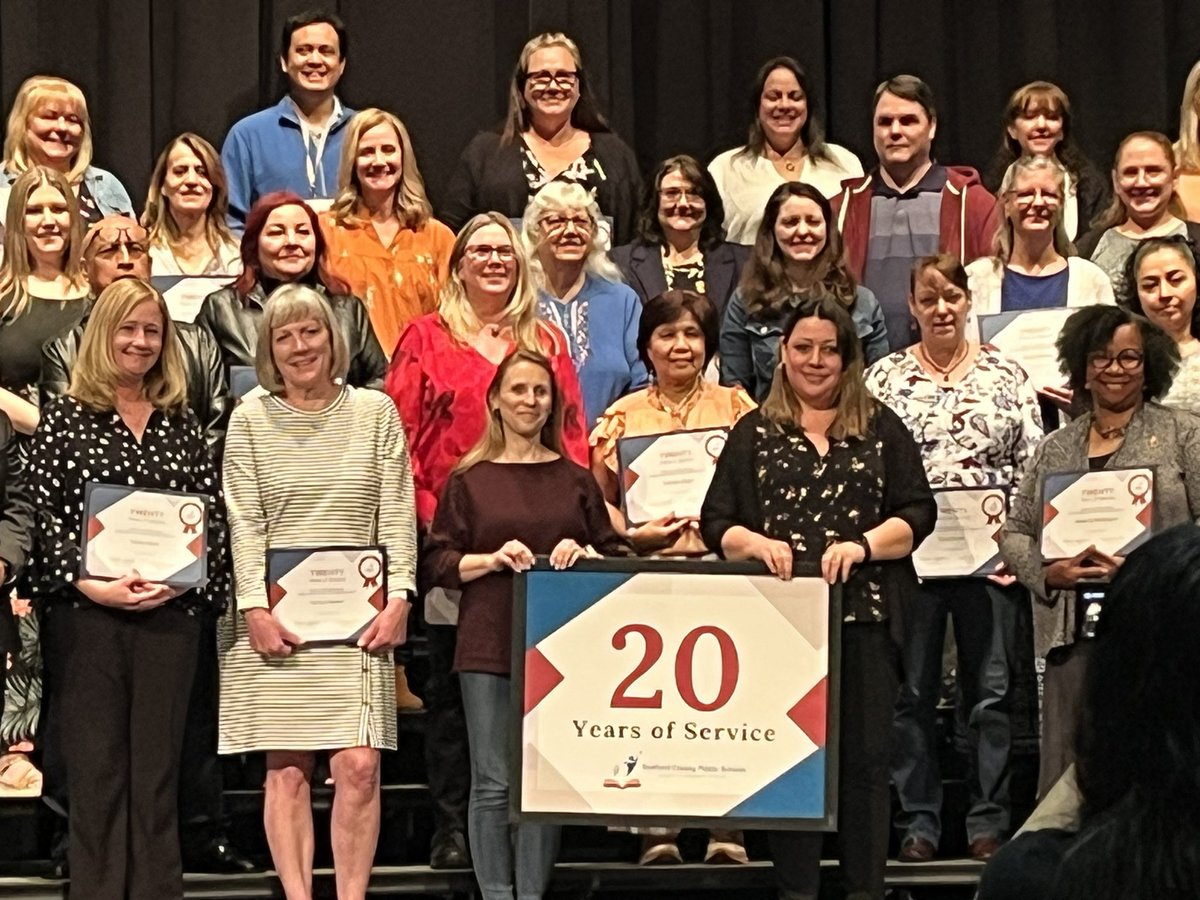 Proud to work alongside these dedicated professionals each and every day….can you spot our Gator staff members?💚🐊🧡 Years of service: Mrs. Dodson - 20 years,
Mrs. Guzman and Ms. Courtney - 15 years, Mrs. Kuzma - 10 years