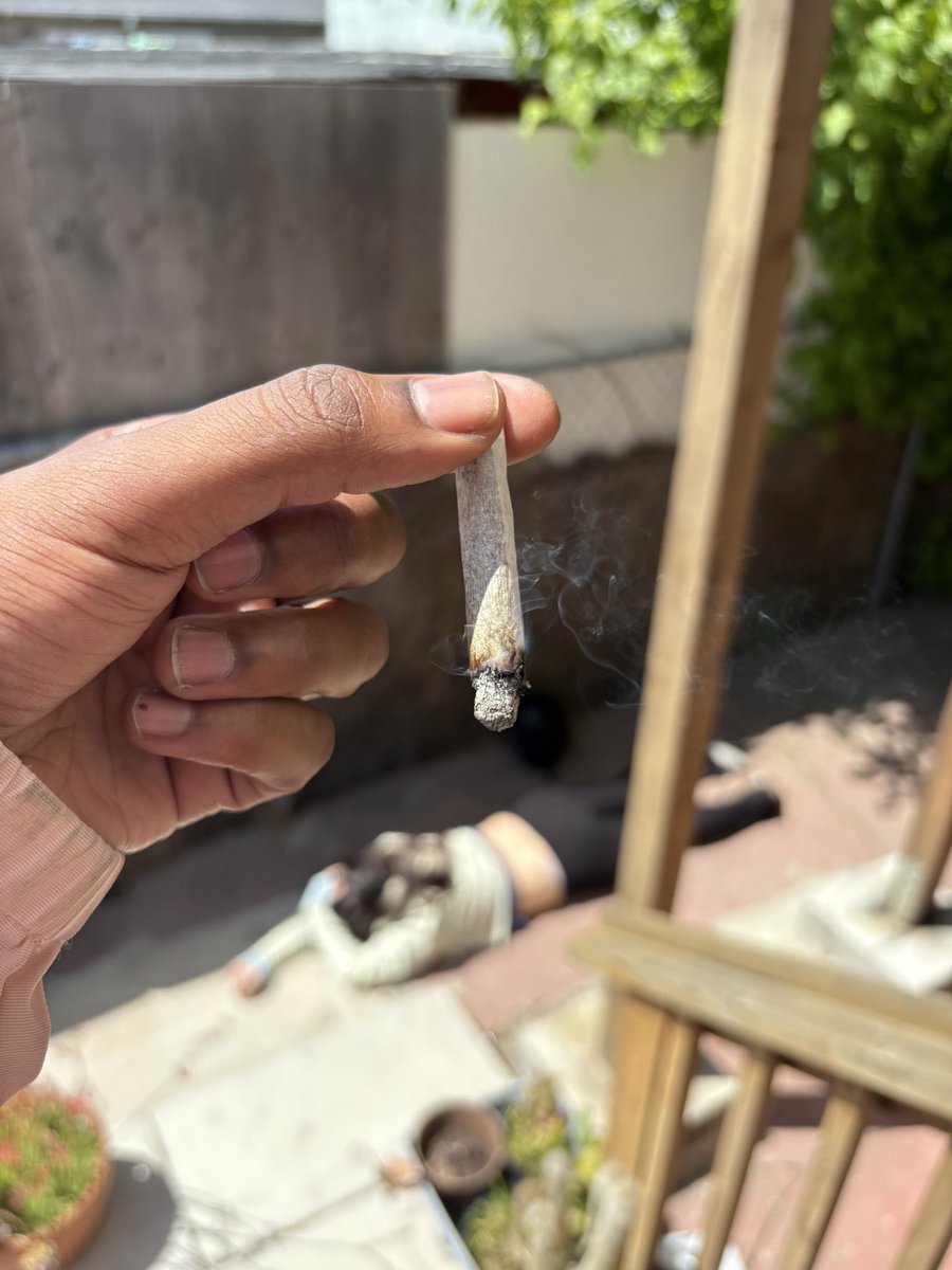 LoveYourLif3888's tweet photo. Kpin dropped then floated as it dissolved haha makes all blends minty. #Quai by the way. #SaturdayVibes #kpin #happysaturday. Xans coming in later too. https://t.co/dY90lk4B4z