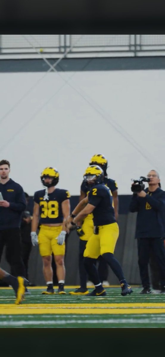 Touch the Banner 〽️ tweet media