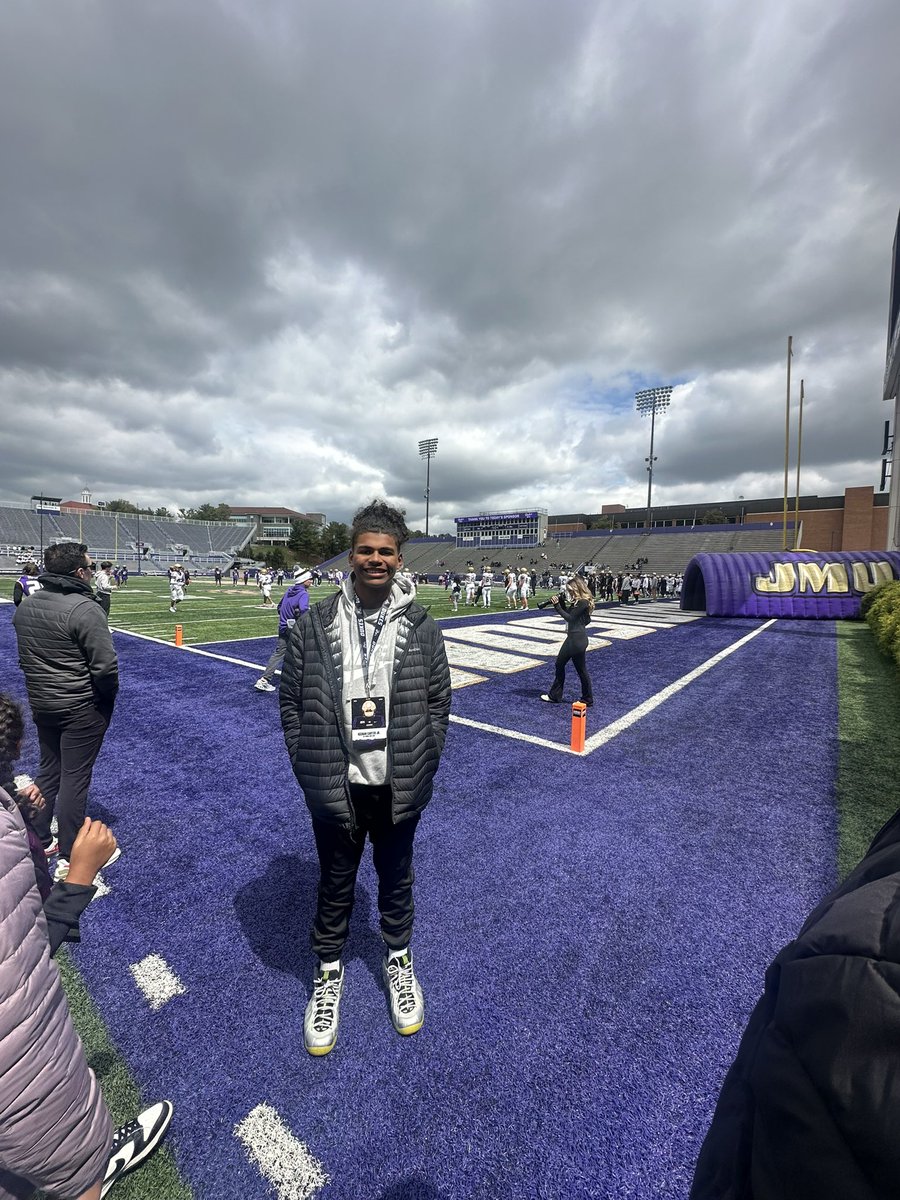Had a Great Day at JMU today! Thank you <a href="/CoachBobChesney/">Robert Chesney</a> 
<a href="/Coach_DKennedy/">Dean Kennedy</a> <a href="/Justin_Harpo/">Justin Harper</a> for having me today!
