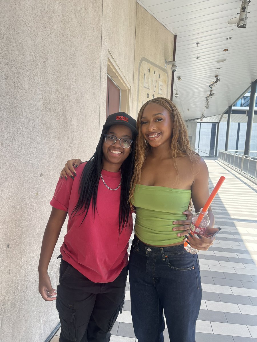 Cidney714's tweet photo. What a DOLL 🥹 I LOVE YOU RENEE ❤️@reneedowner1 @flolikethis #AAAHouston #AAATour https://t.co/Fl1YVKNfdT