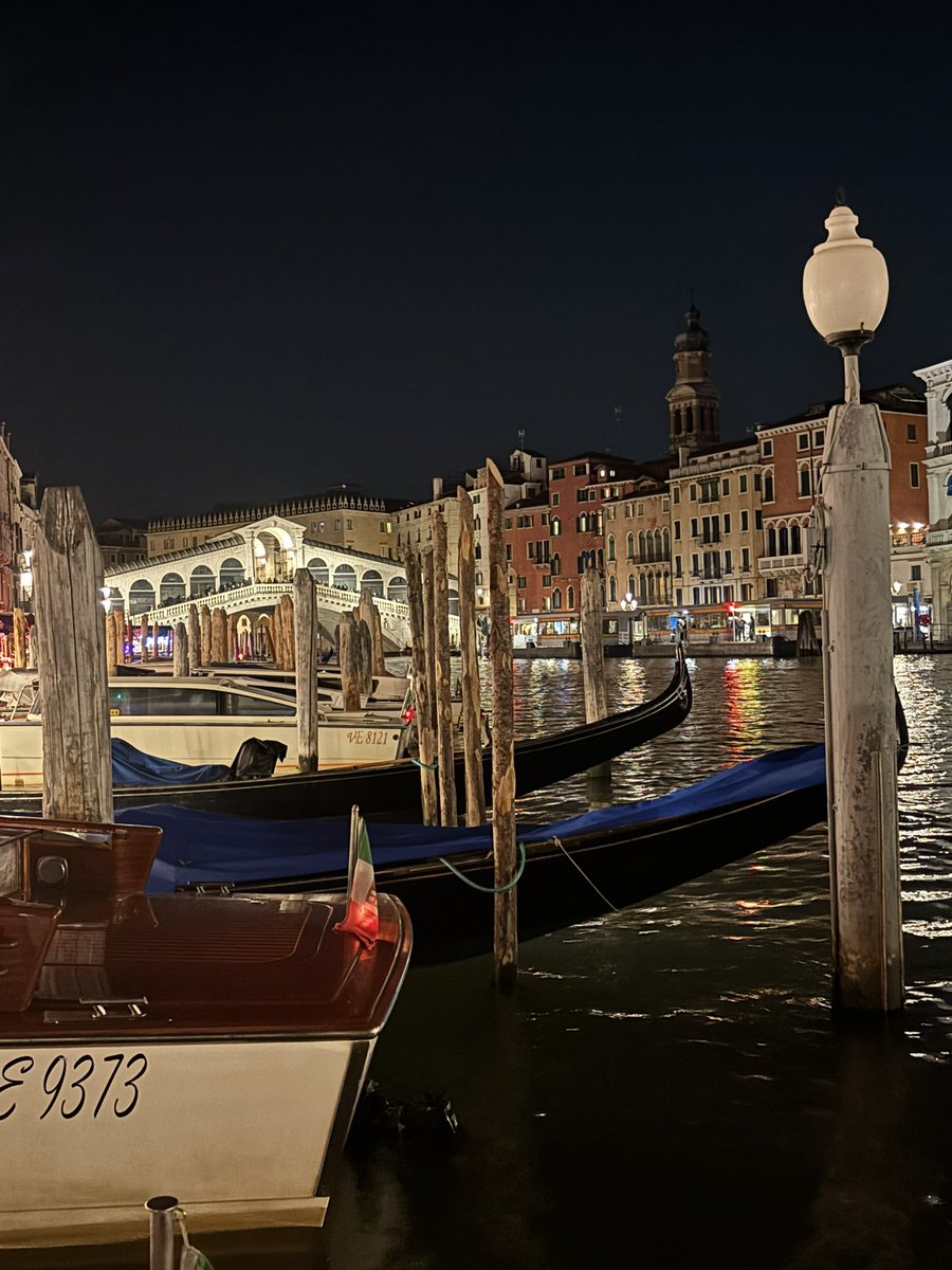 #venice #holidayholiday 🌞🥂🛶